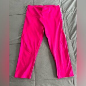 2 pack of medium workout bottoms for women!